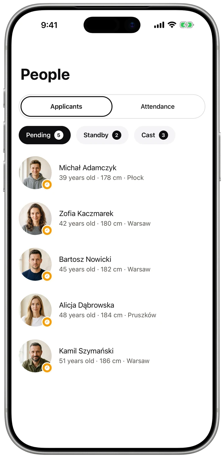 Applicant review with decisions and standby in the Casty app